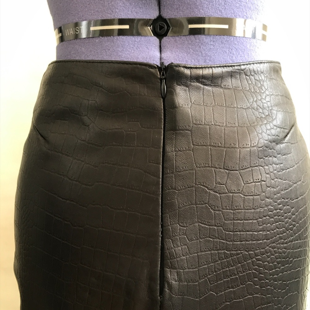 Leather pencil skirt - Picture 3 of 7